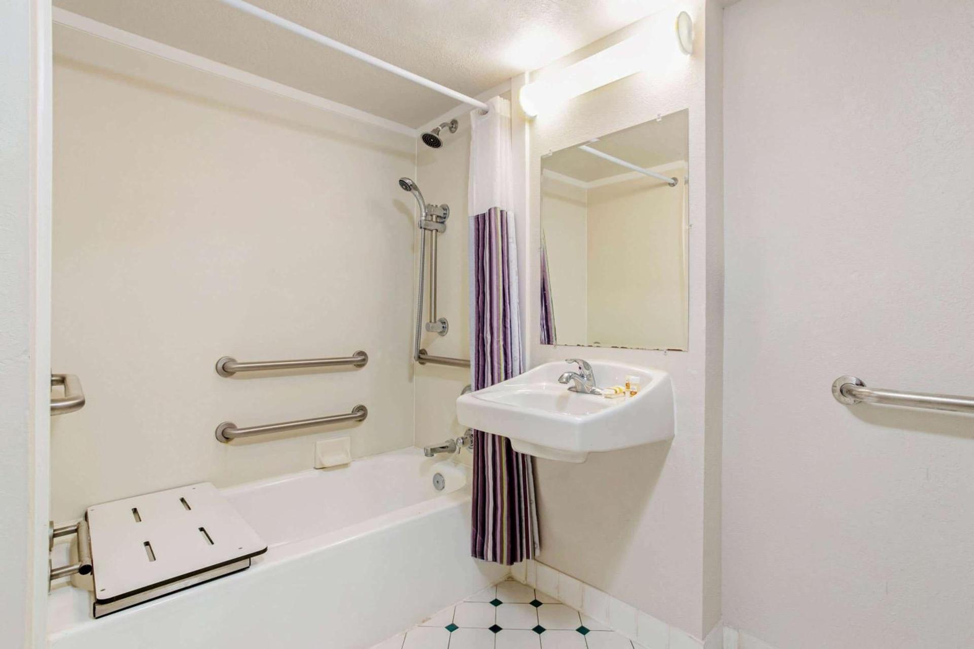La Quinta by Wyndham St Petersburg-Clearwater photo 32