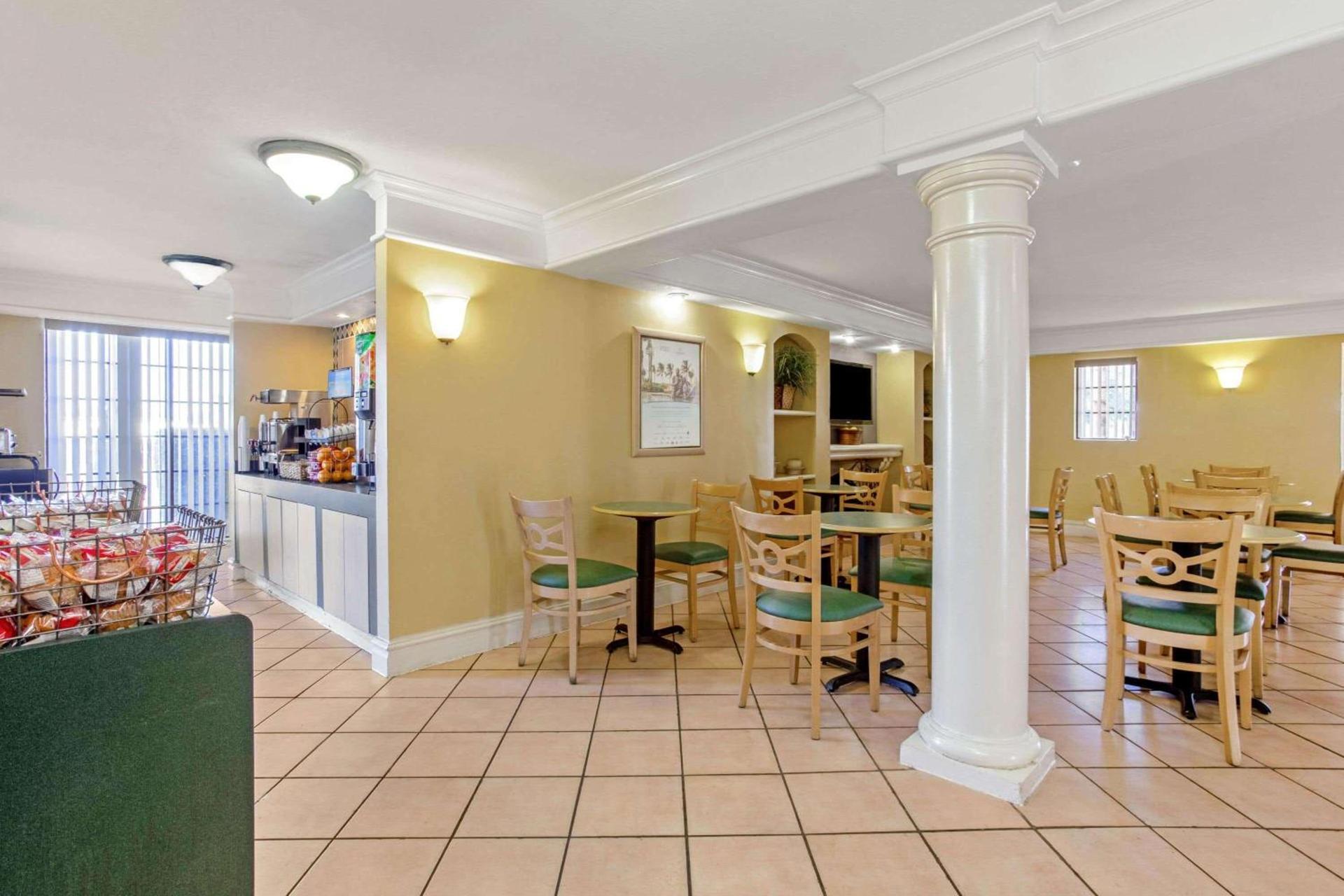 La Quinta by Wyndham St Petersburg-Clearwater photo 40