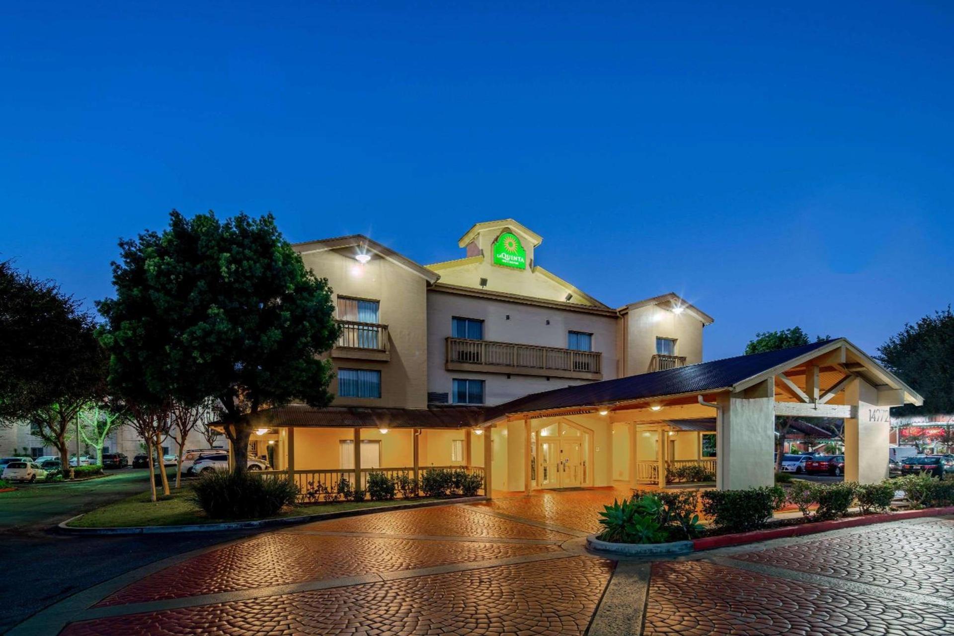 La Quinta Inn & Suites by Wyndham Irvine Spectrum photo 3