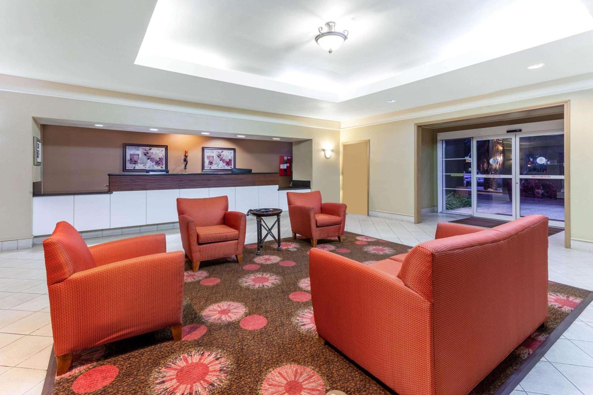La Quinta by Wyndham Seguin photo 5