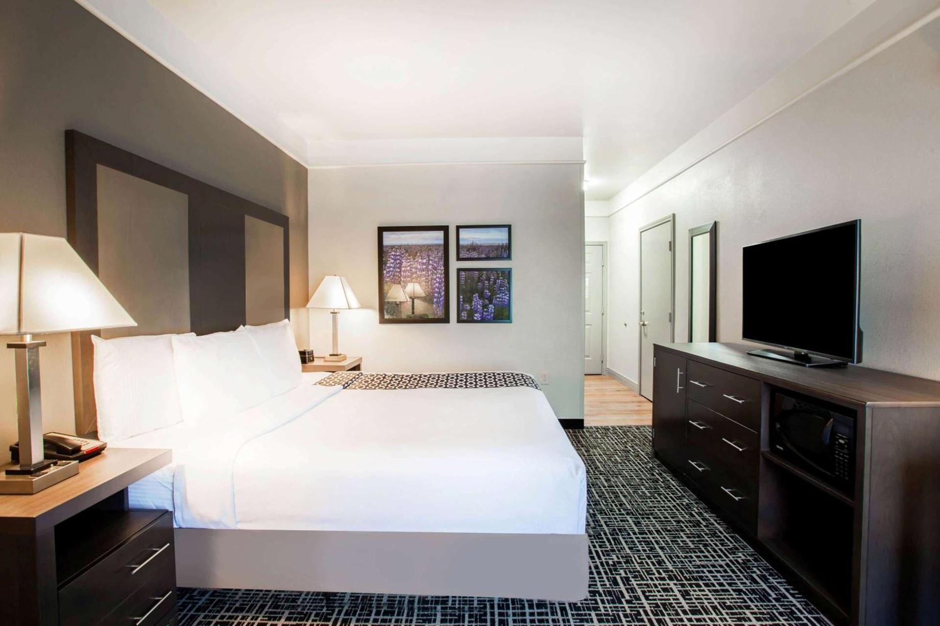 La Quinta by Wyndham Seguin photo 12