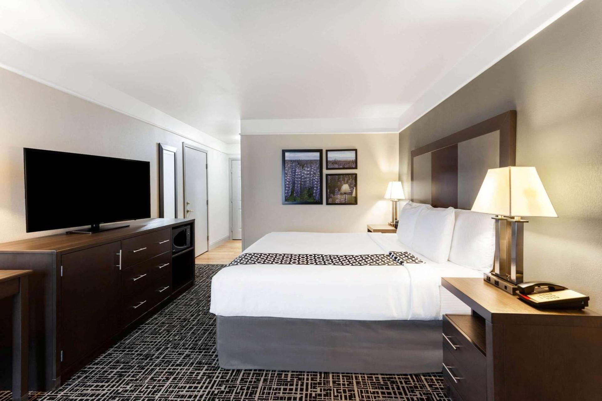 La Quinta by Wyndham Seguin photo 18