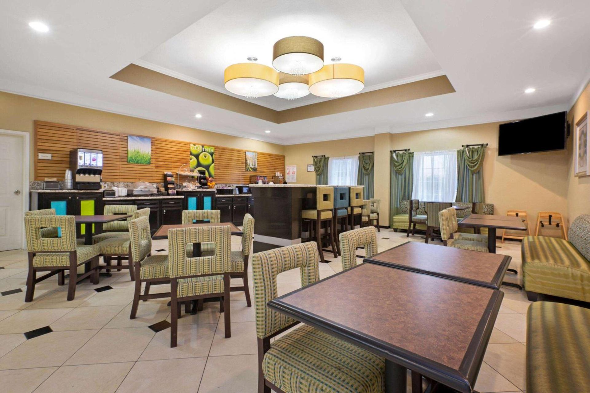 La Quinta by Wyndham Pearland photo 54