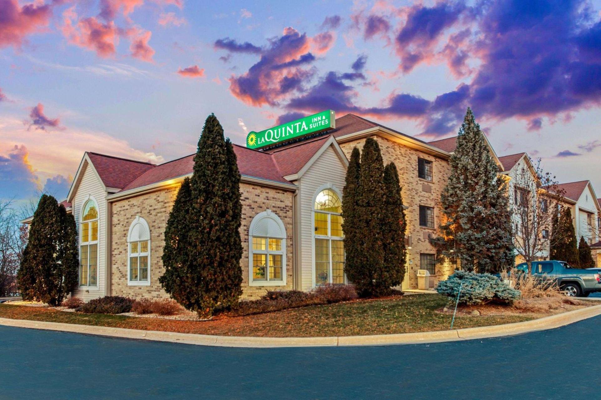 La Quinta by Wyndham Milwaukee Delafield photo 3