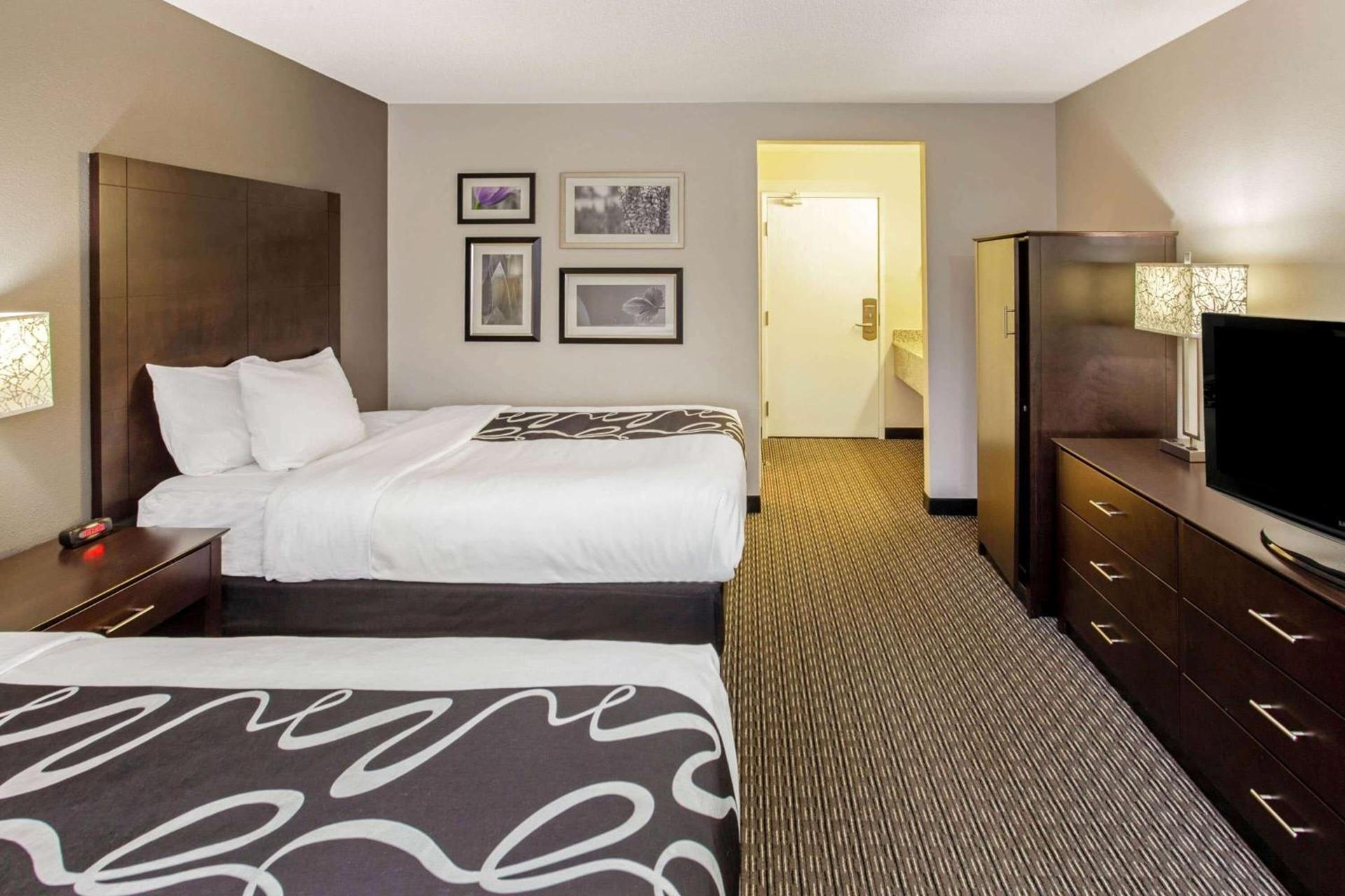 La Quinta by Wyndham Milwaukee Delafield photo 19