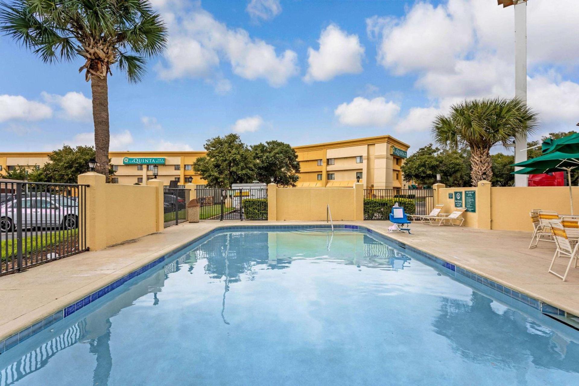 Baymont by Wyndham Orlando South photo 7