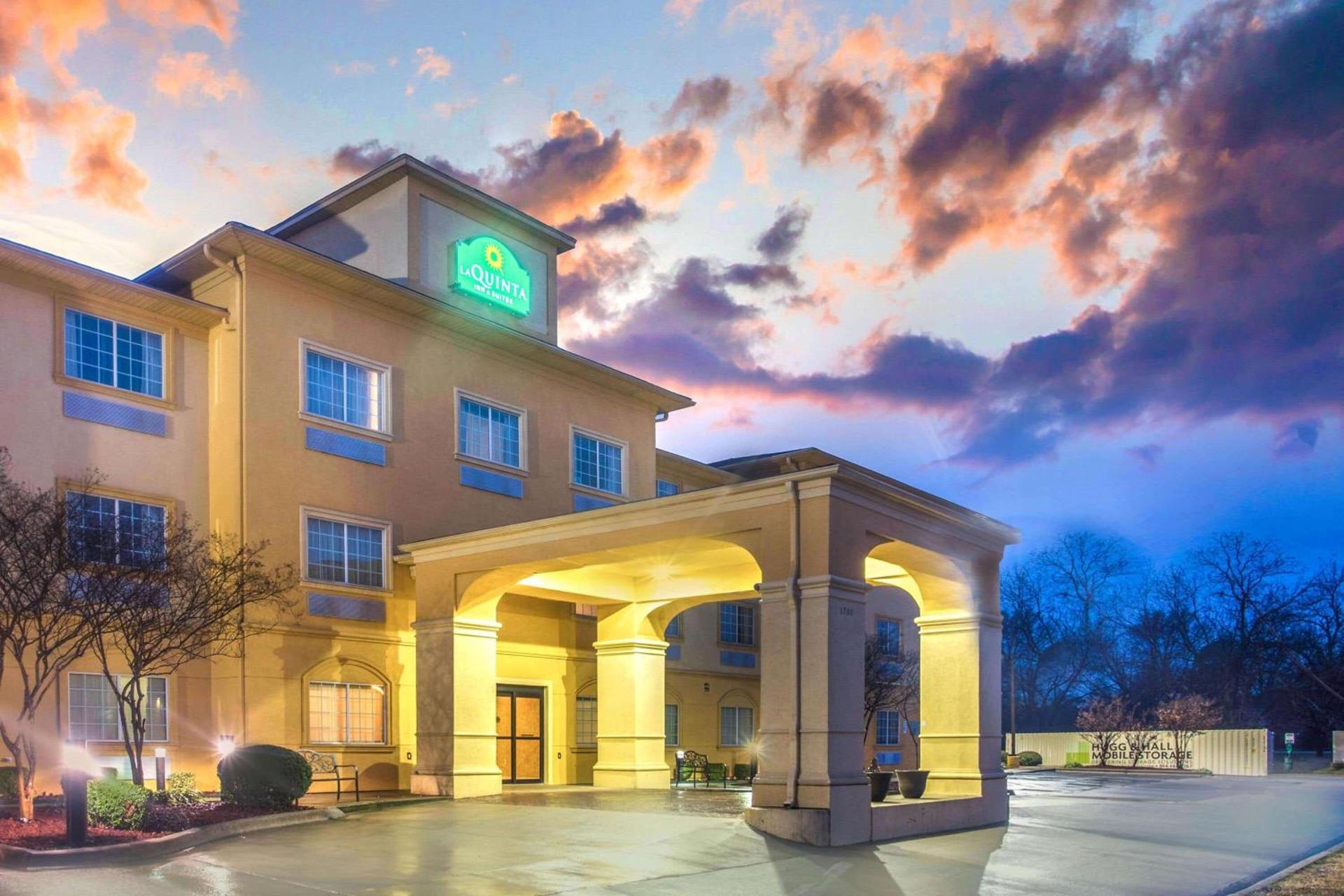 La Quinta by Wyndham Fort Smith photo 2