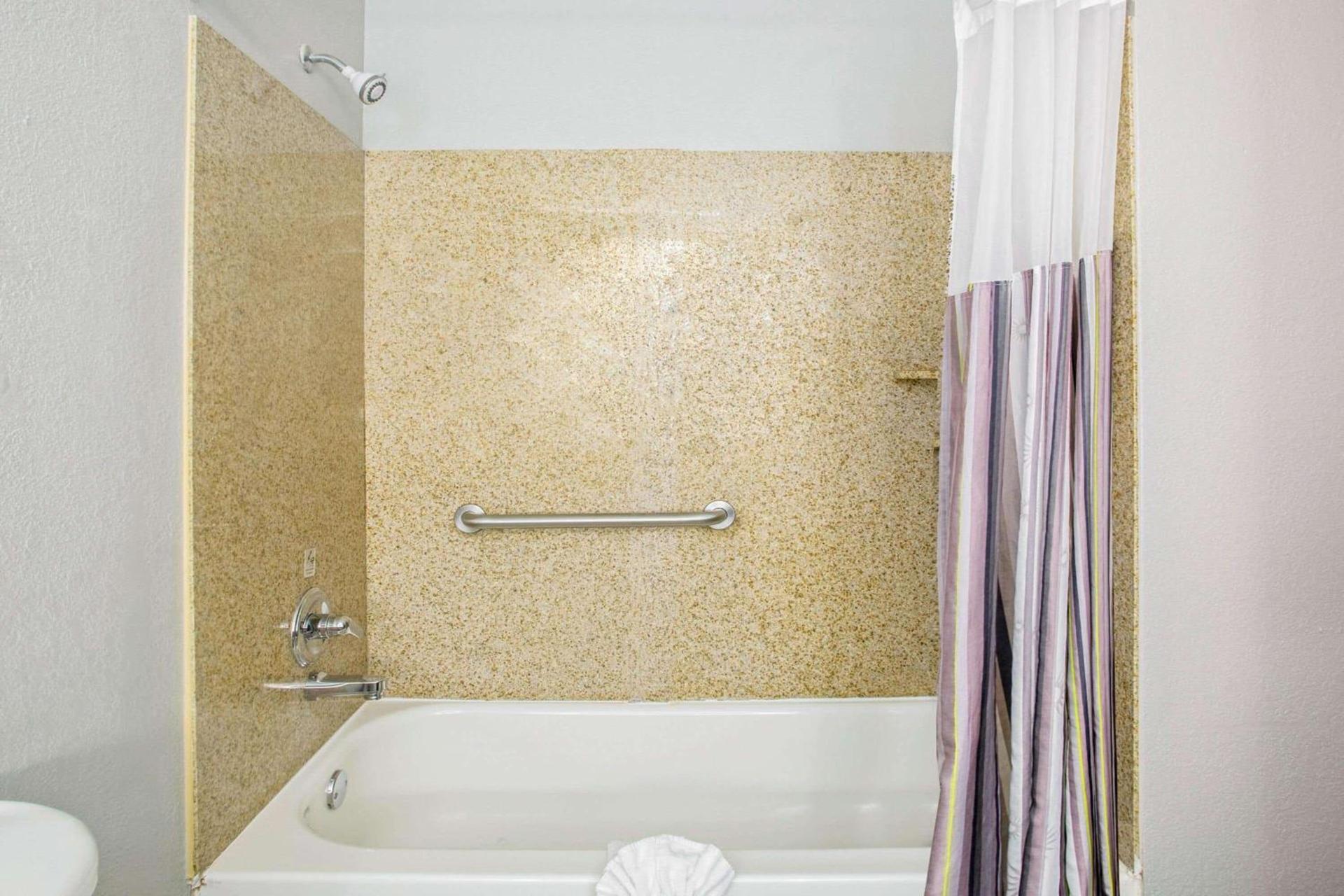La Quinta by Wyndham Fort Smith photo 9