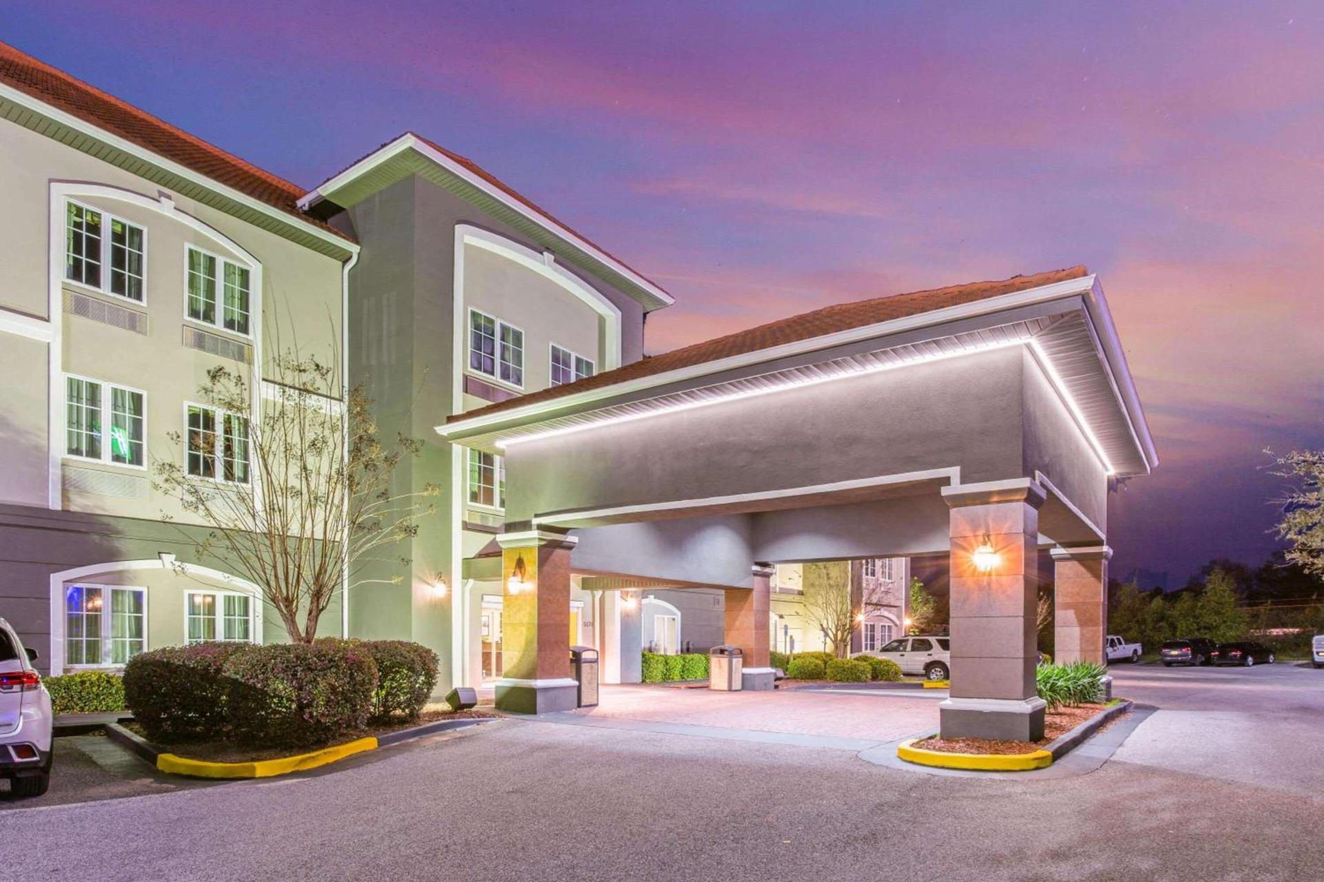 Stay Express Inn & Suites - Mobile, Al photo 3