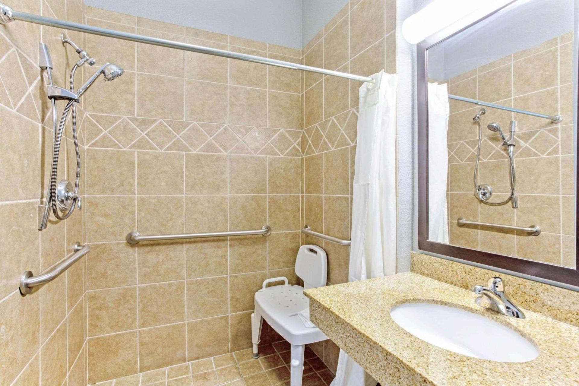 Stay Express Inn & Suites - Mobile, Al photo 32