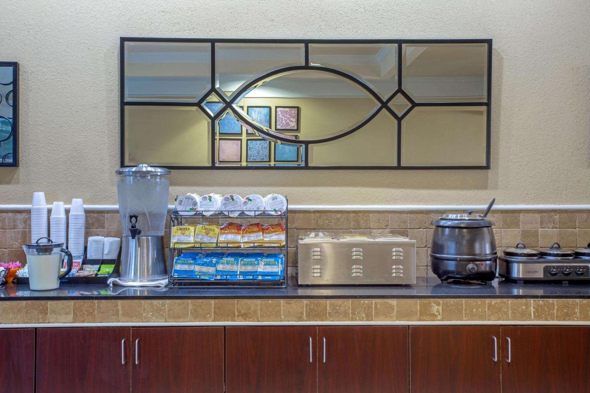 Stay Express Inn & Suites - Mobile, Al photo 36