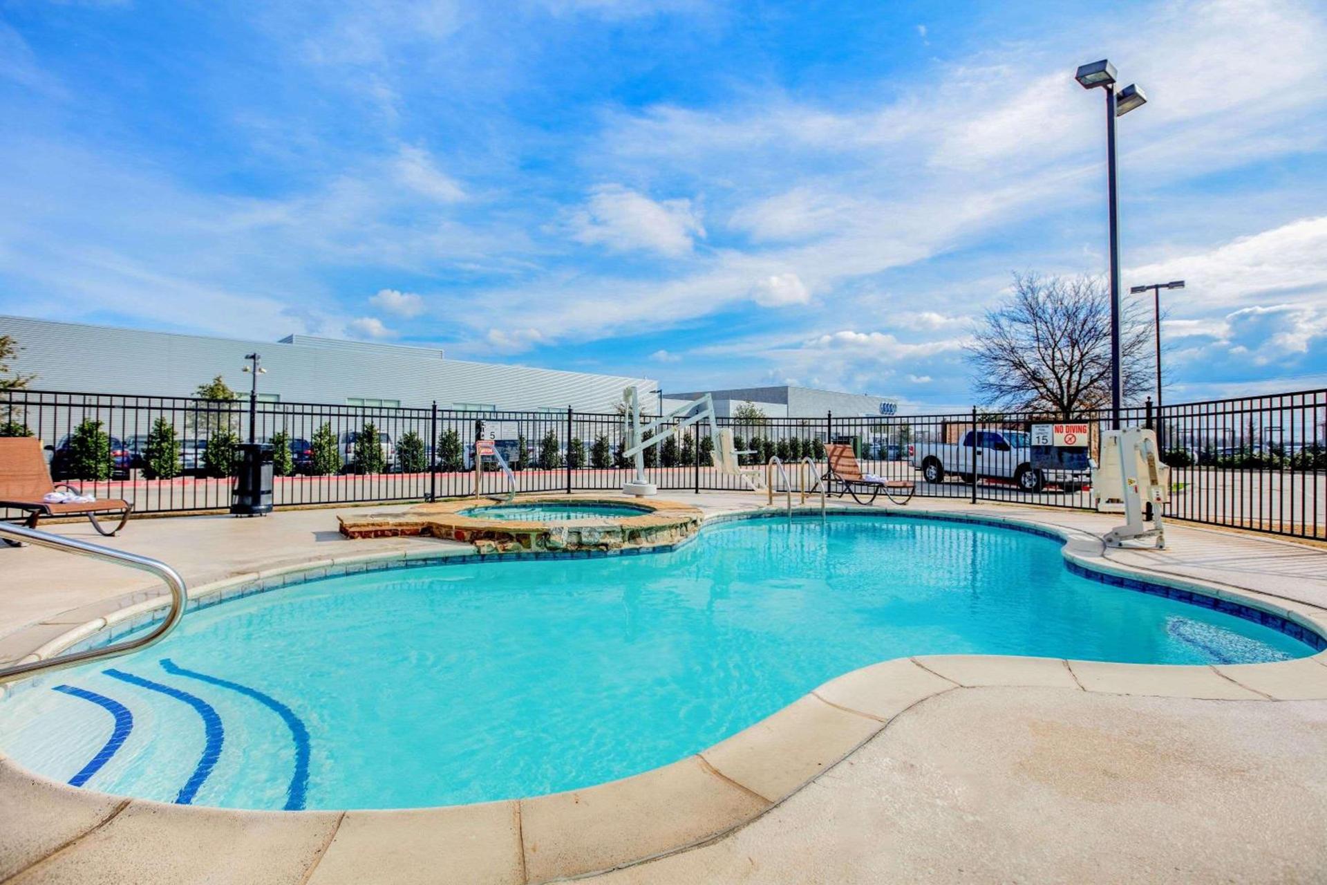 La Quinta by Wyndham McKinney photo 7