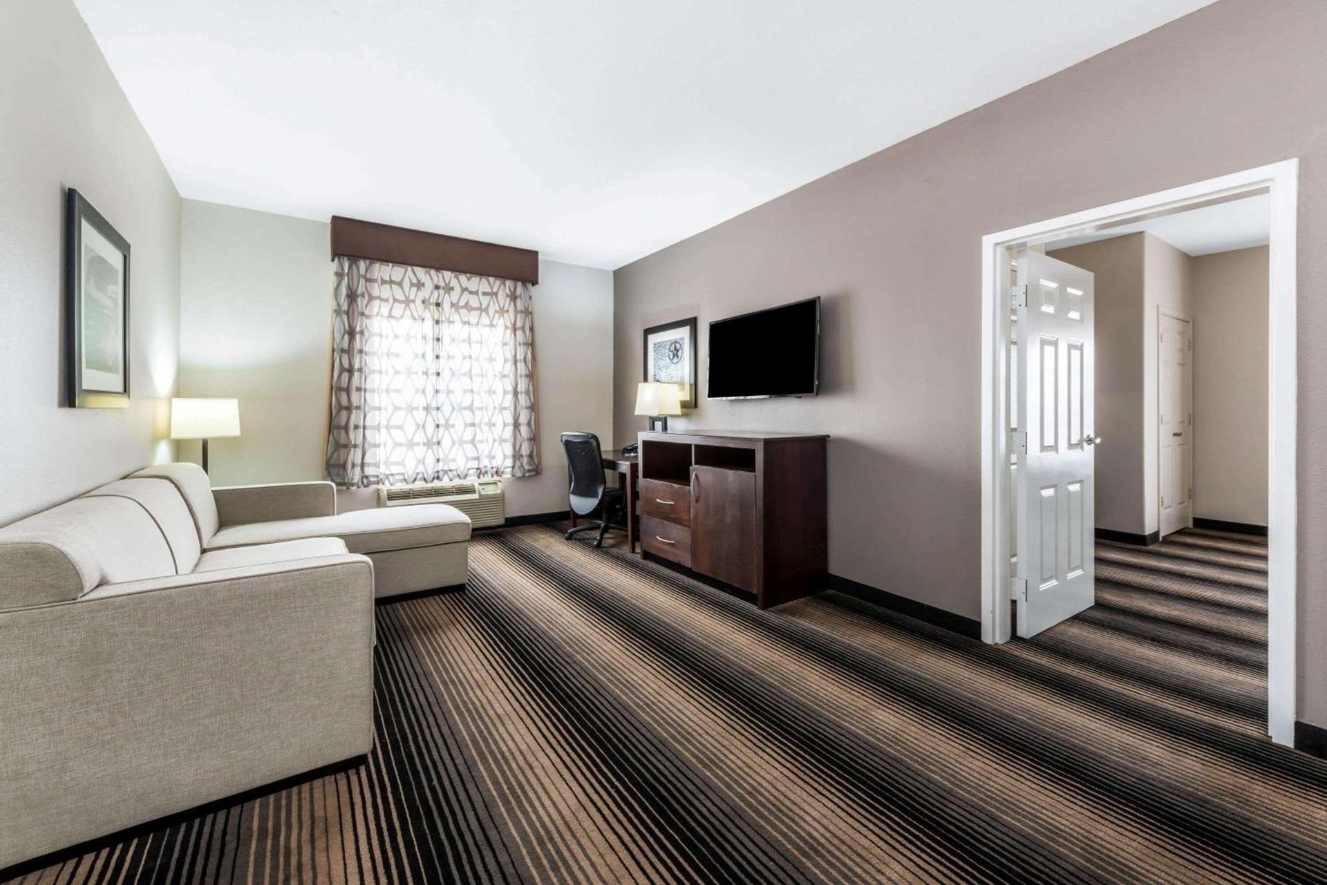 La Quinta by Wyndham Orange photo 36