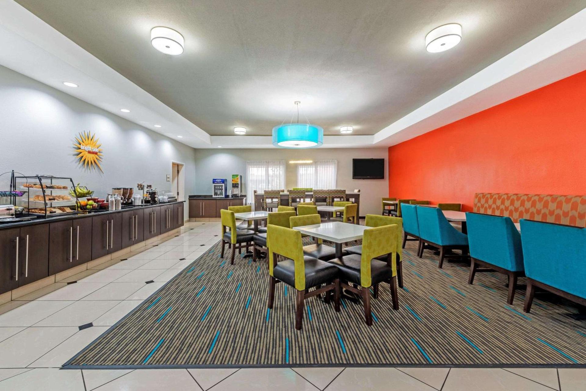 La Quinta by Wyndham Orange photo 41