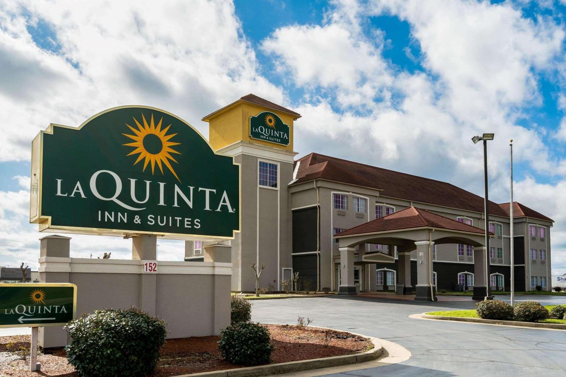 La Quinta by Wyndham Canton MS photo 3