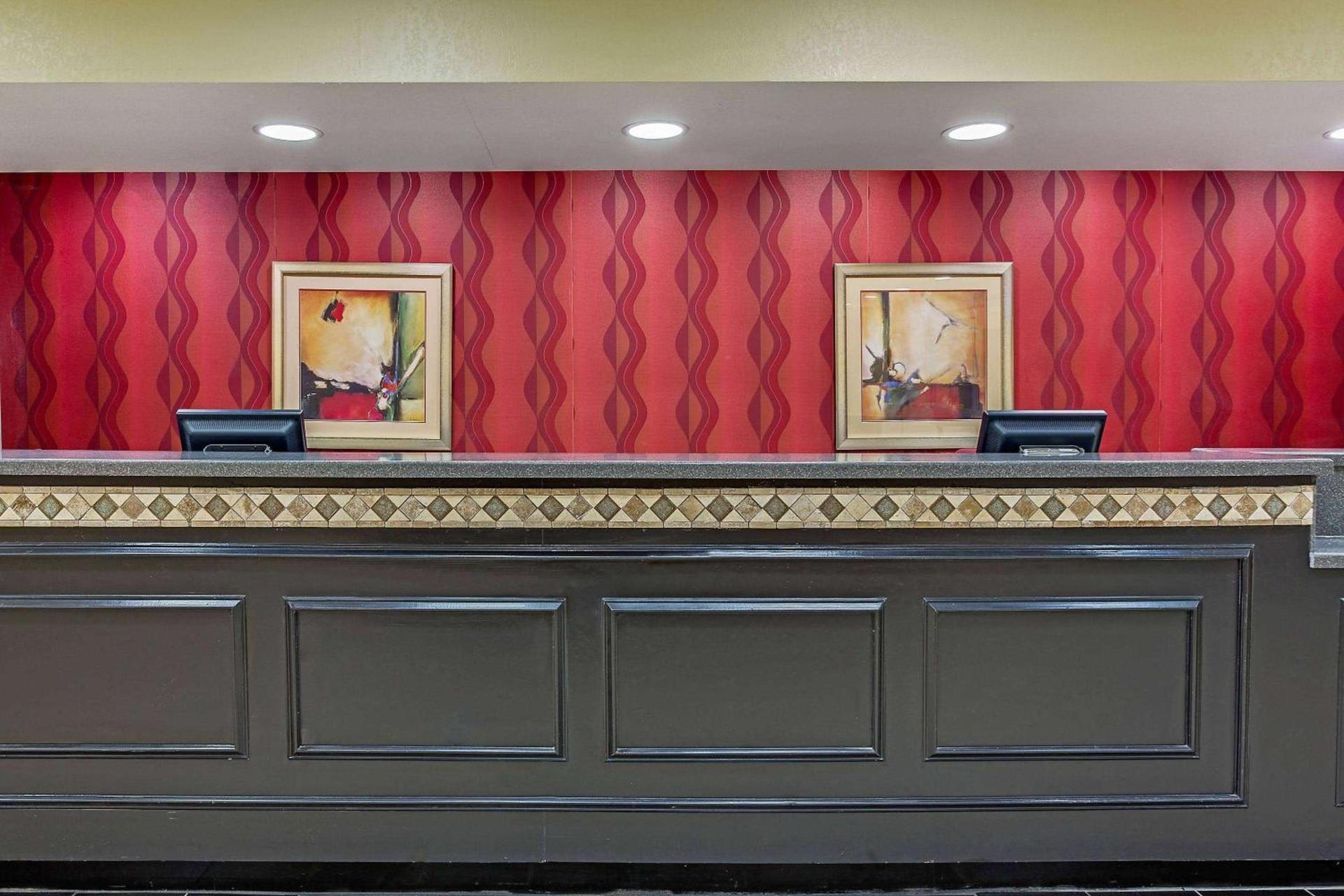 La Quinta by Wyndham Canton MS photo 2