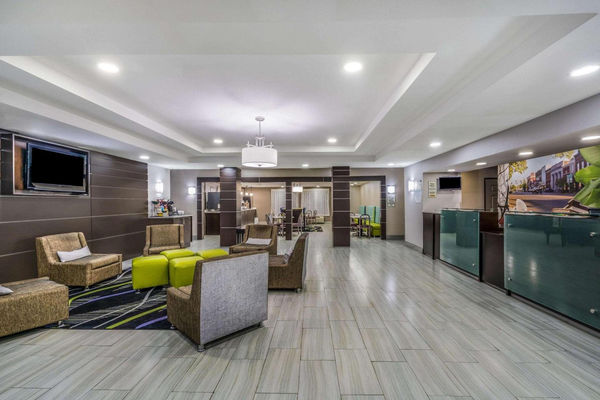 La Quinta by Wyndham Canton MS photo 8