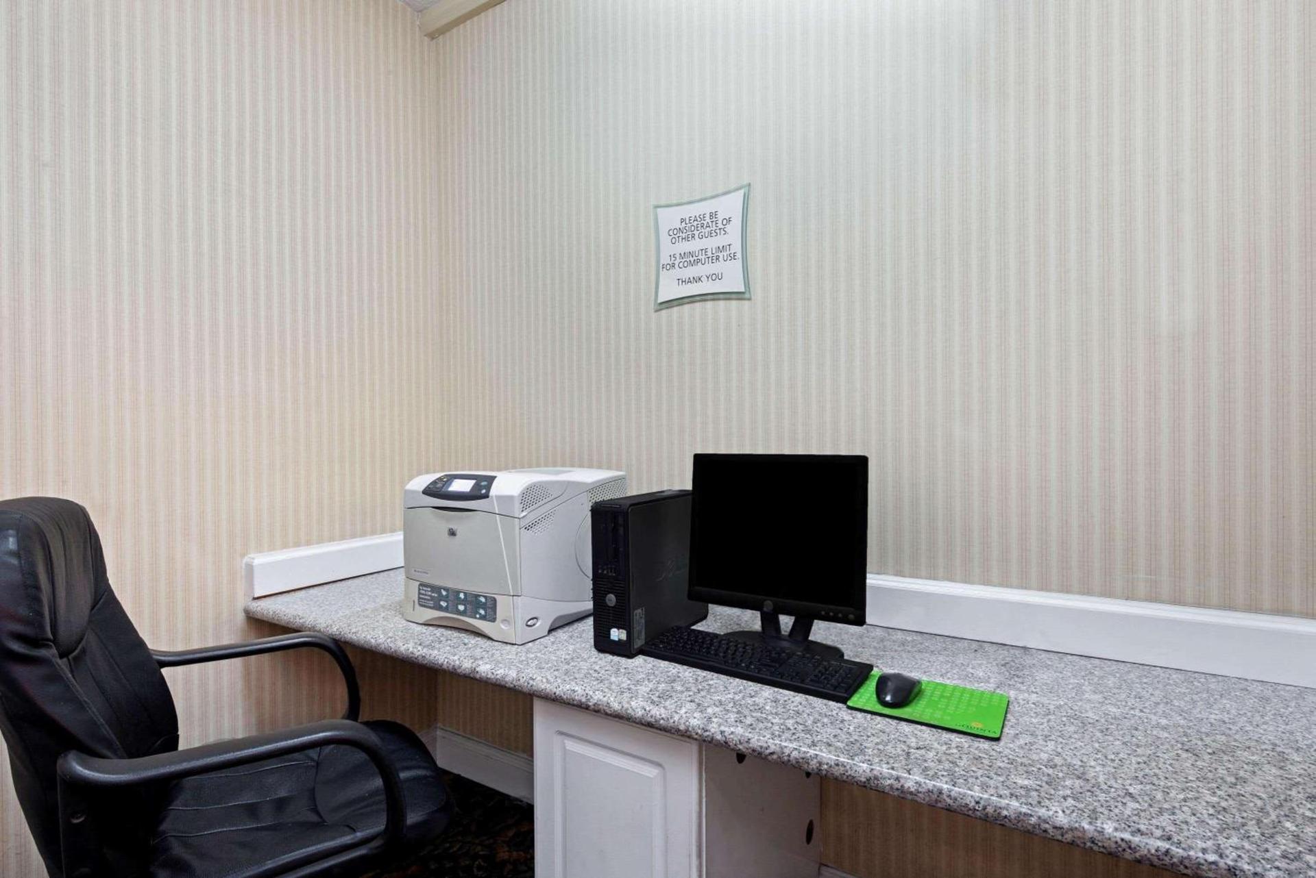 La Quinta Inn by Wyndham Berkeley photo 3