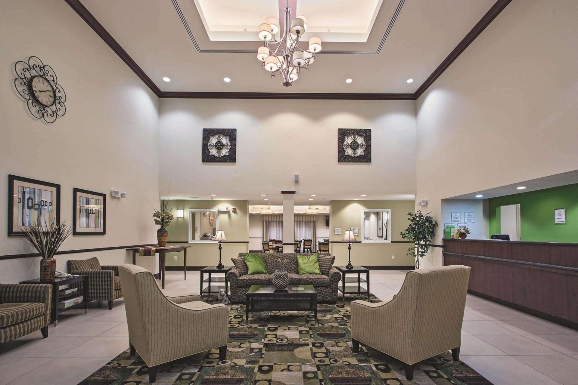 La Quinta by Wyndham Lancaster photo 3