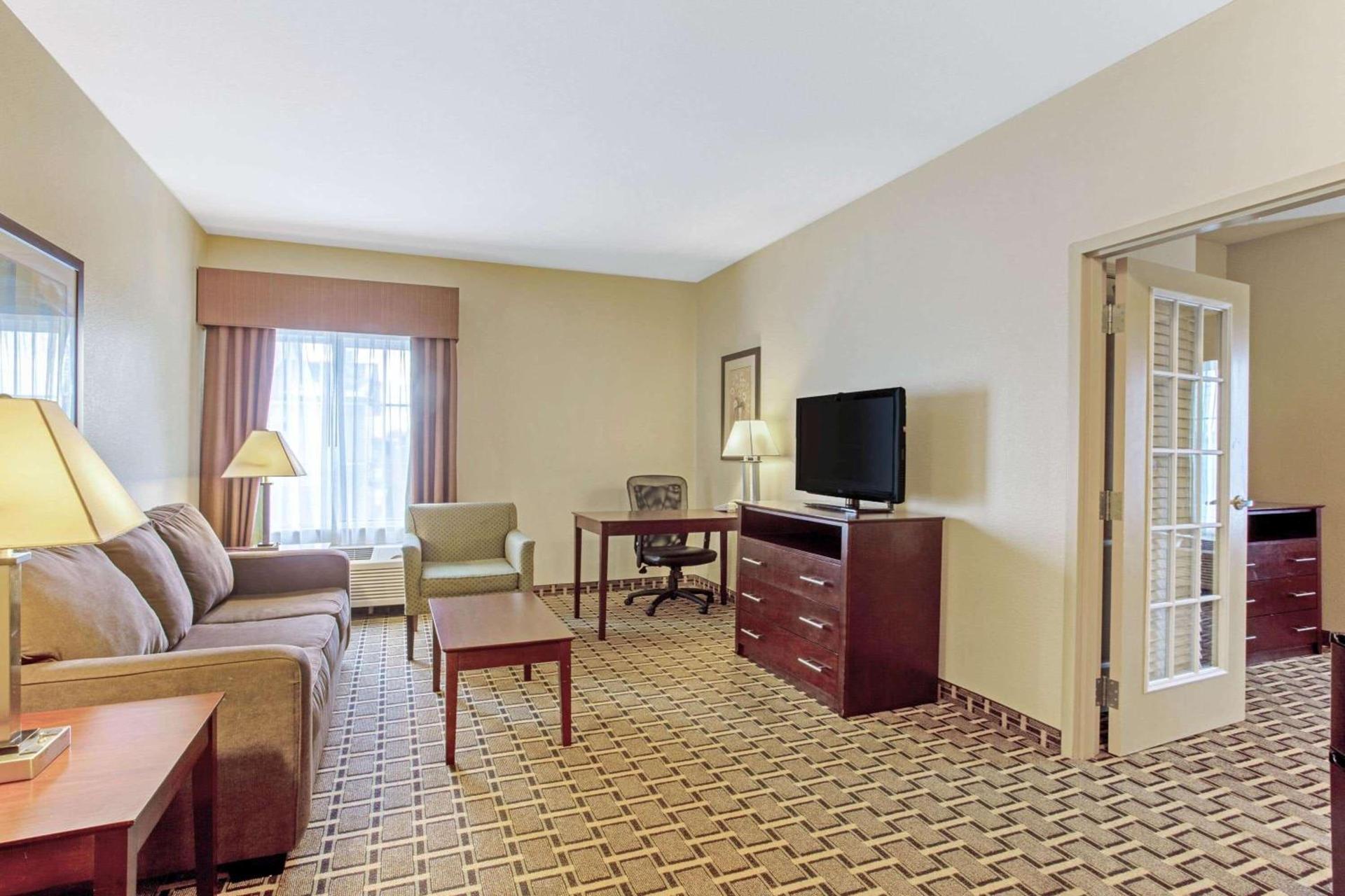 La Quinta by Wyndham Lancaster photo 9