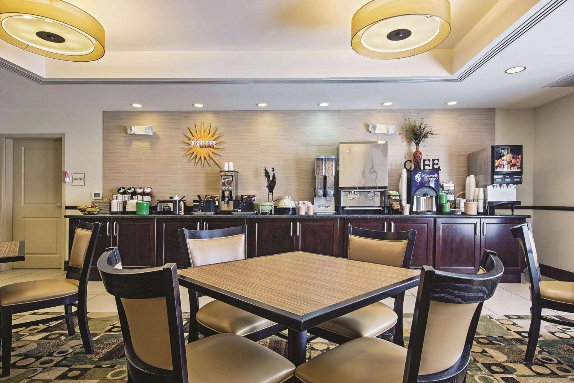 La Quinta by Wyndham Lancaster photo 14