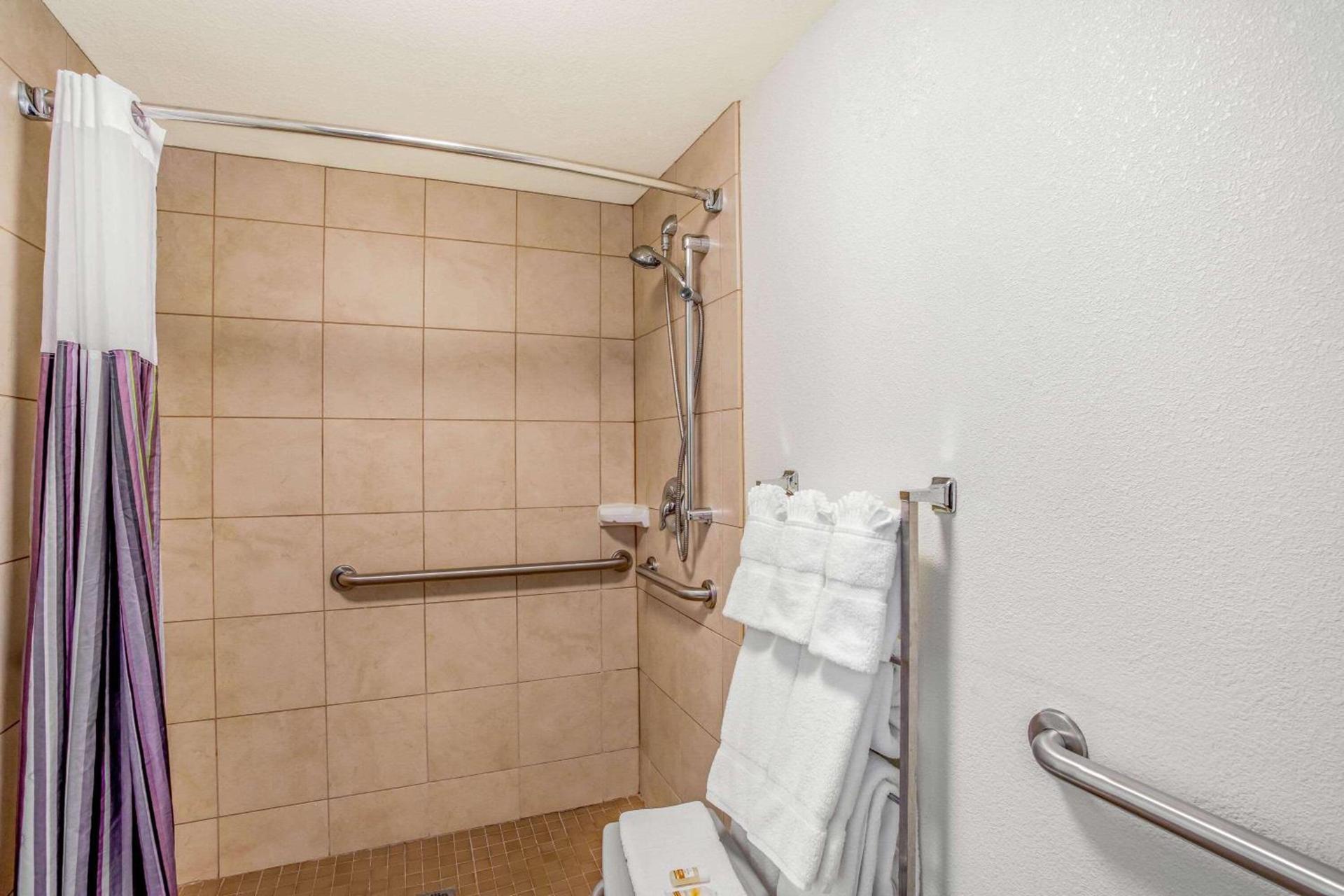 La Quinta by Wyndham Danbury photo 26