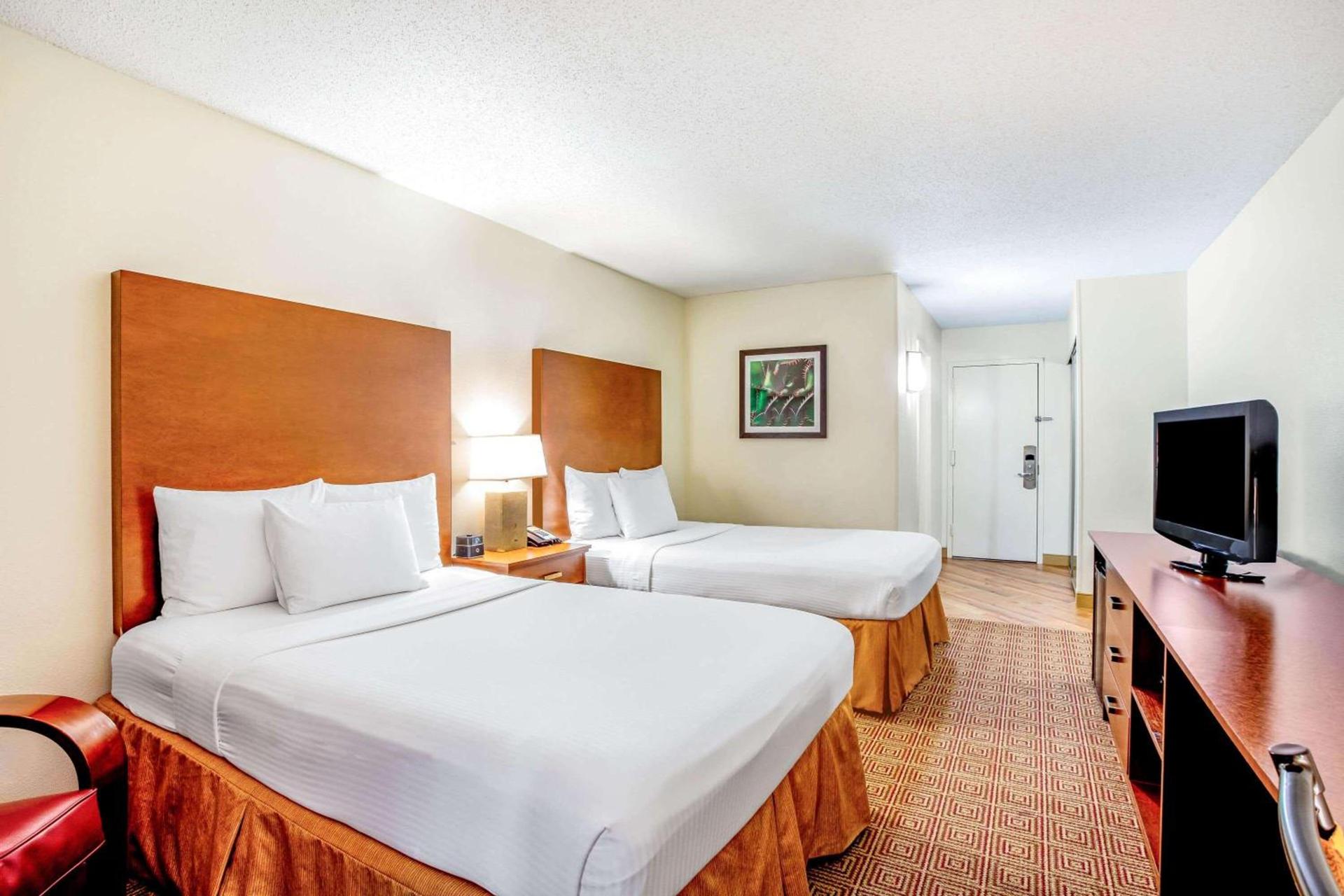 La Quinta by Wyndham Danbury photo 28