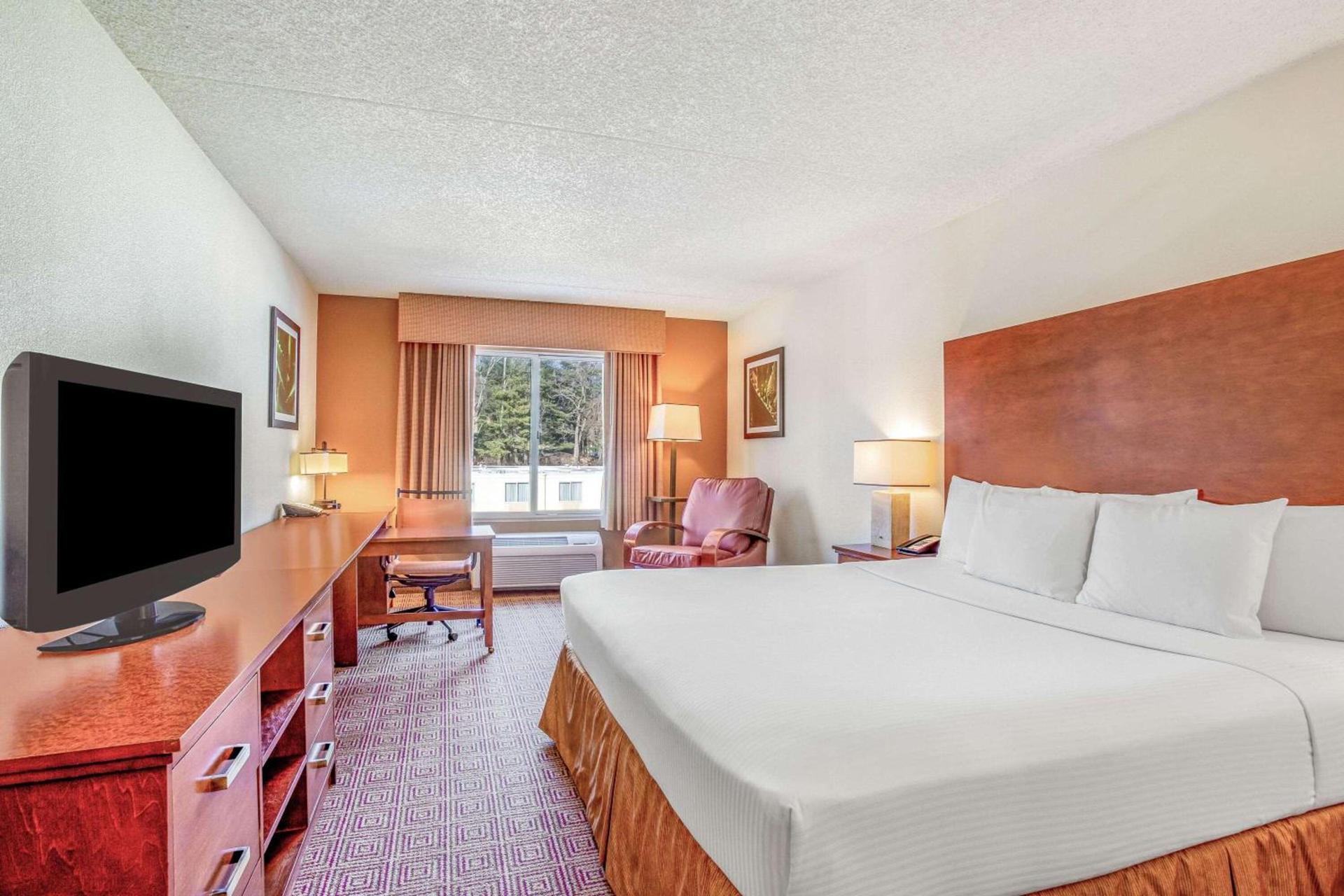 La Quinta by Wyndham Danbury photo 30