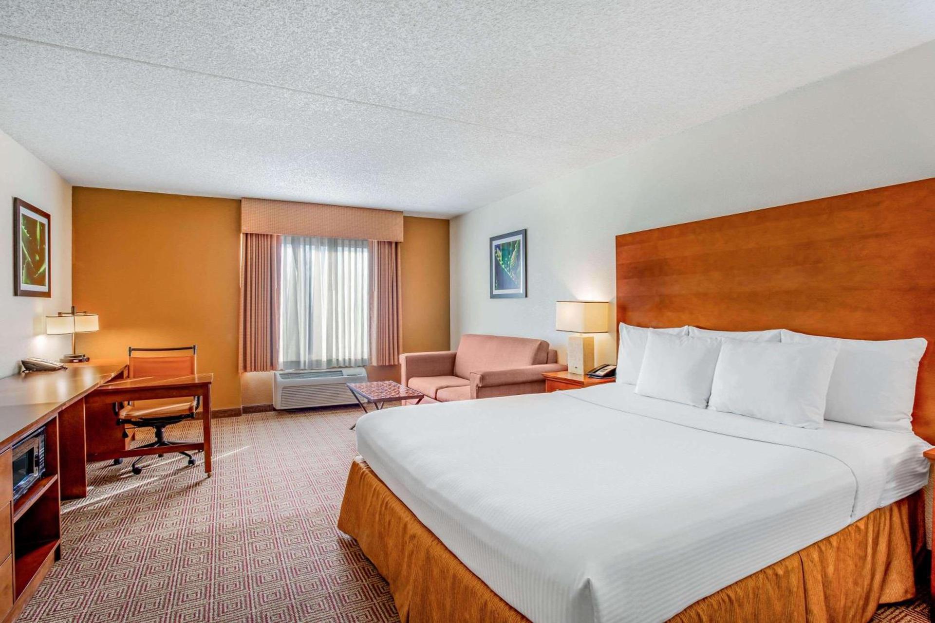 La Quinta by Wyndham Danbury photo 33