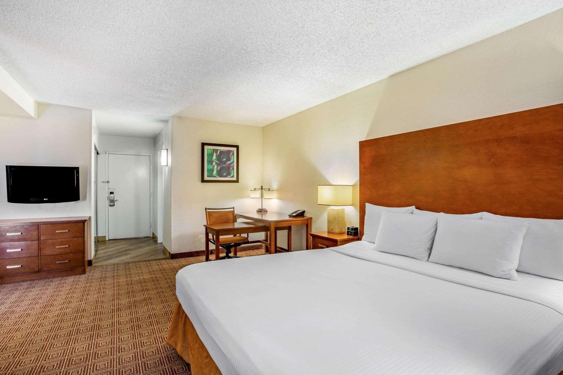 La Quinta by Wyndham Danbury photo 36