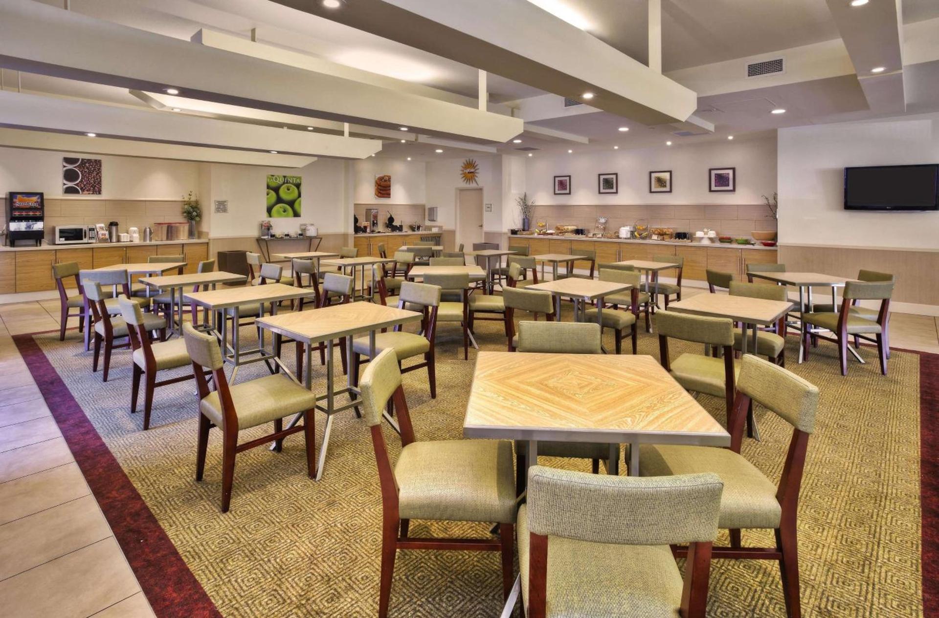 La Quinta by Wyndham Danbury photo 40