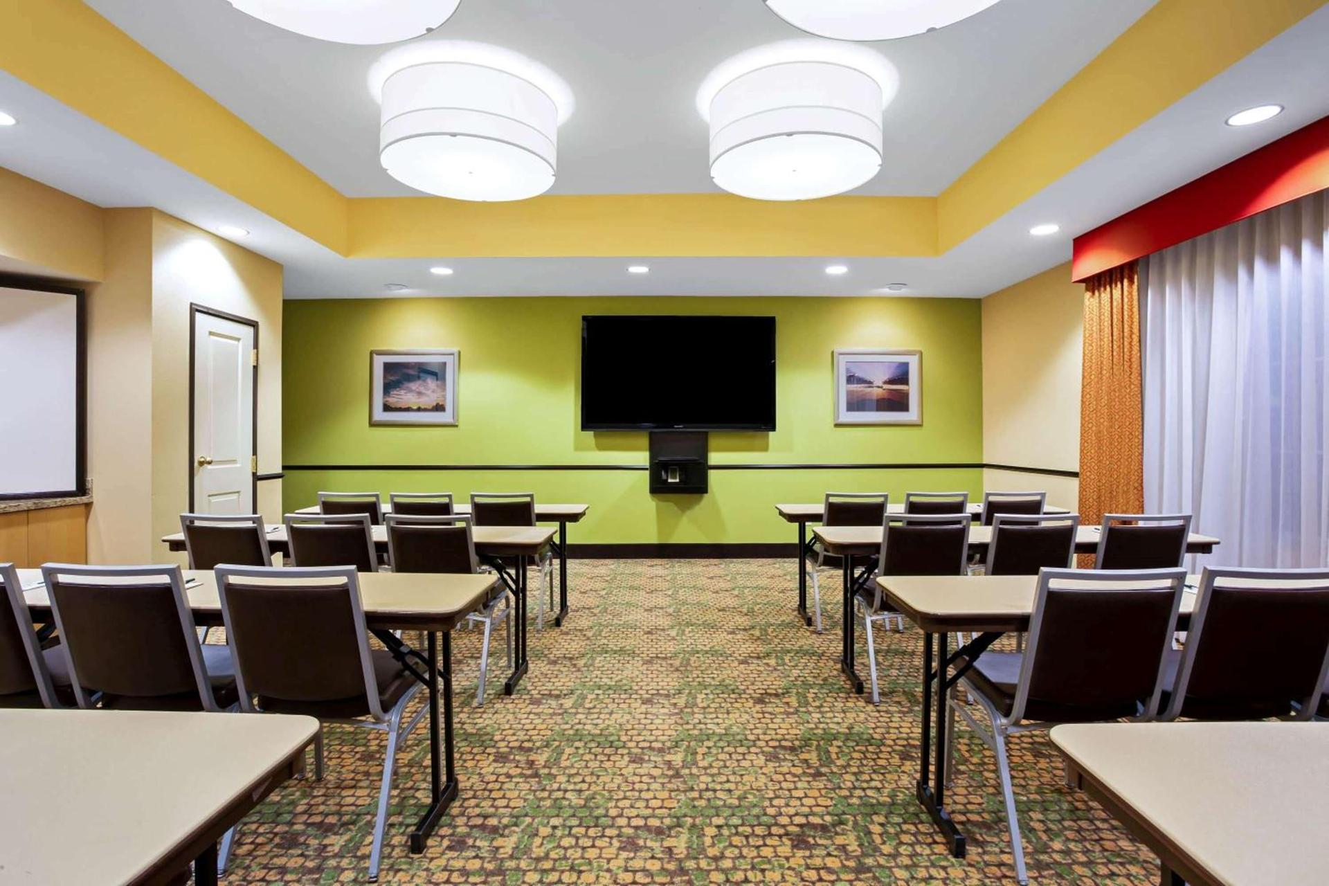 La Quinta by Wyndham Pecos photo 21
