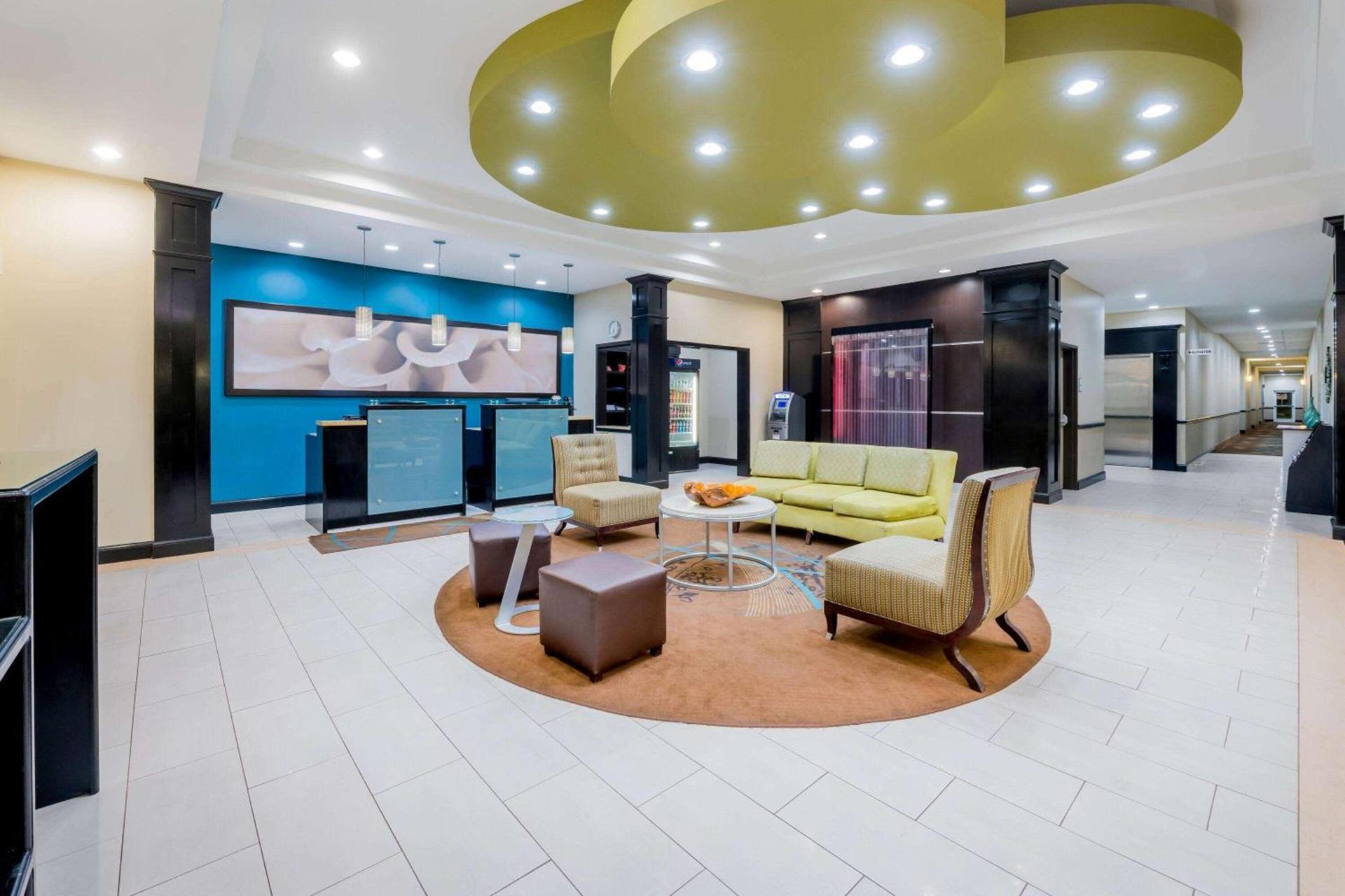 La Quinta by Wyndham Marshall photo 19