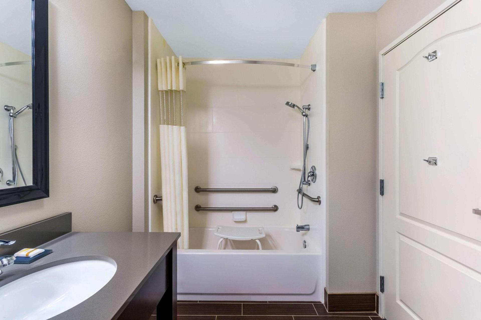 La Quinta by Wyndham Monahans photo 15