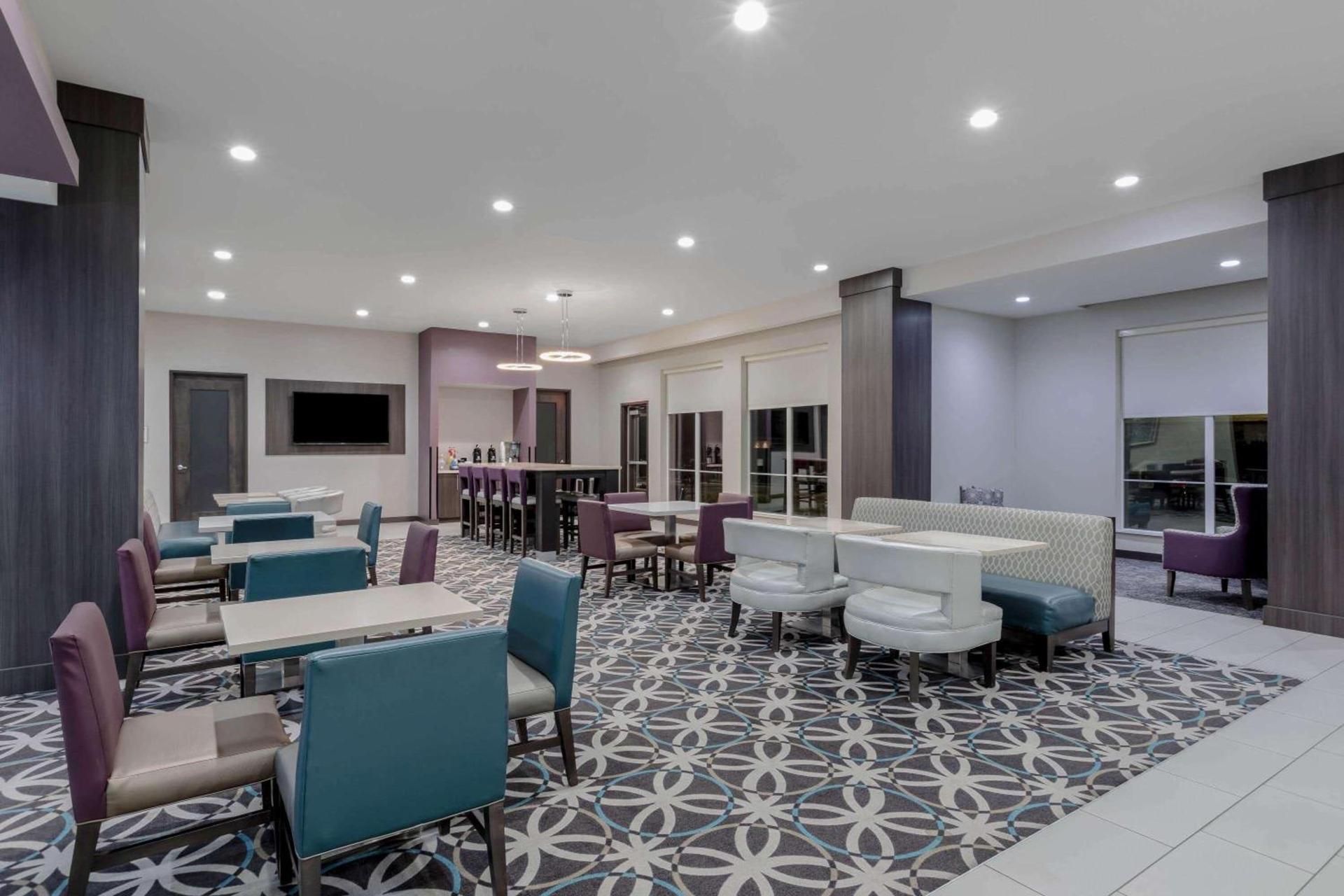 Comfort Inn & Suites photo 50