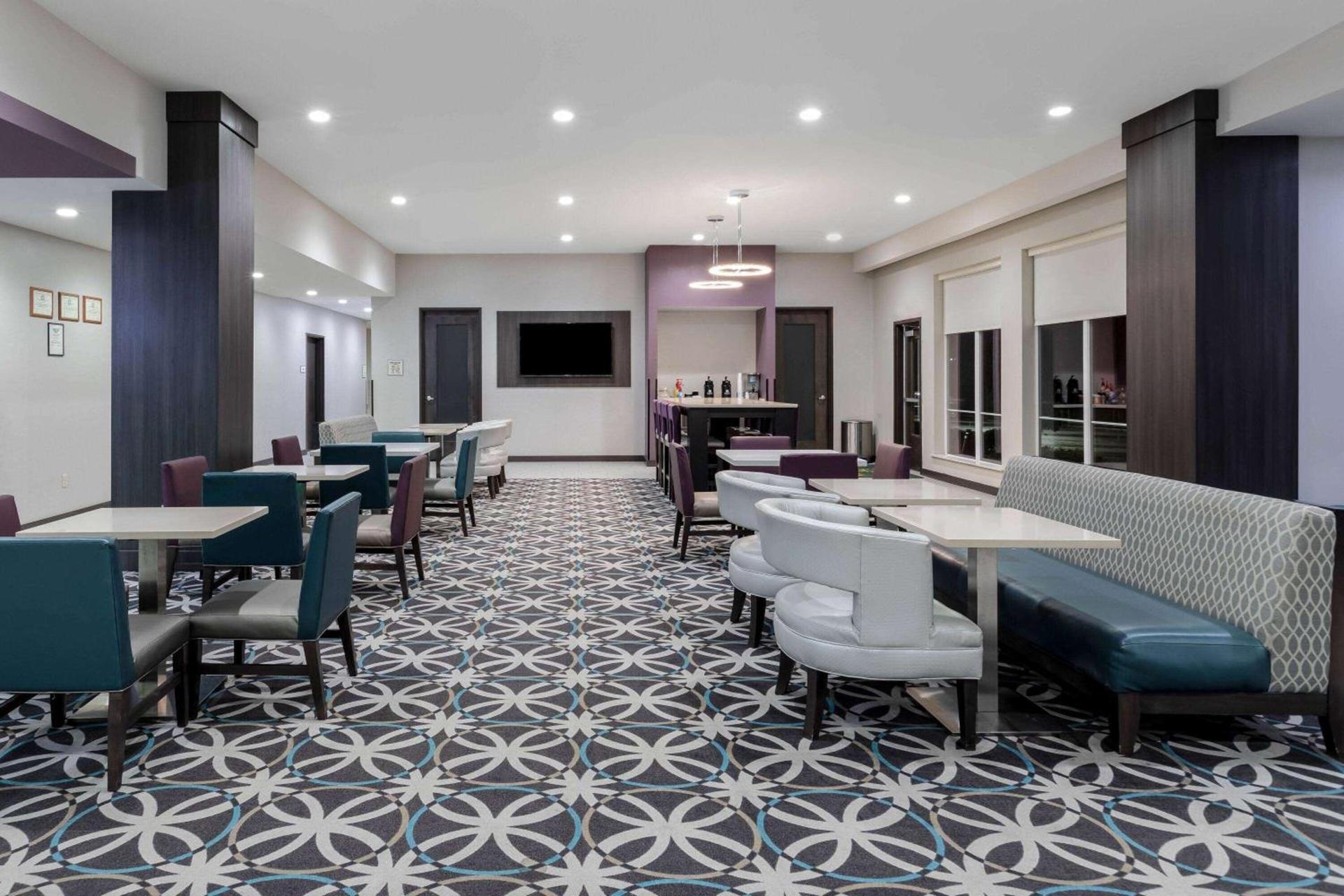 Comfort Inn & Suites photo 49
