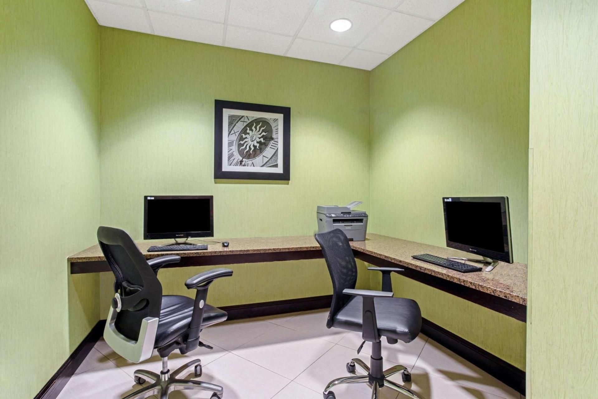 DoubleTree by Hilton Salisbury photo 25