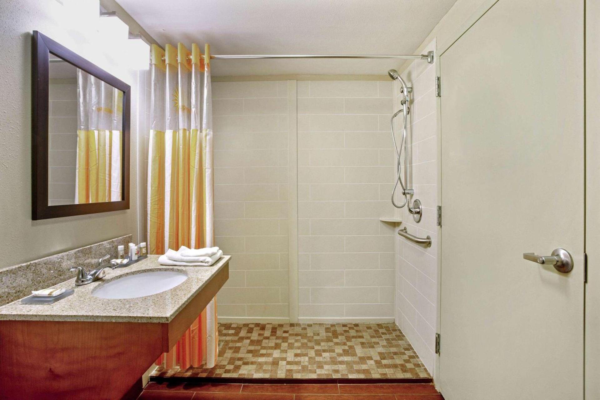 La Quinta by Wyndham Williamsburg Historic Area photo 10