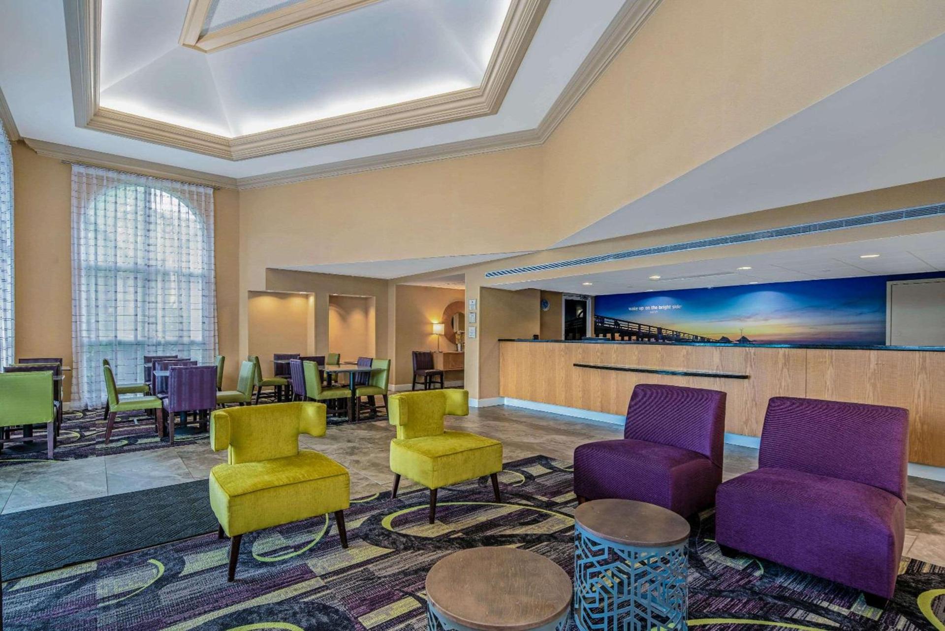 La Quinta by Wyndham Naples Downtown photo 5