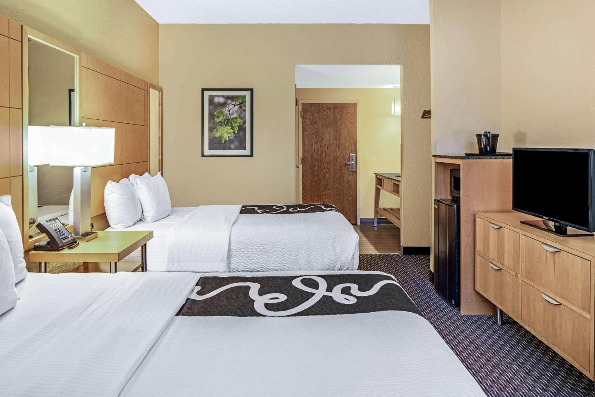 La Quinta by Wyndham Naples Downtown photo 16