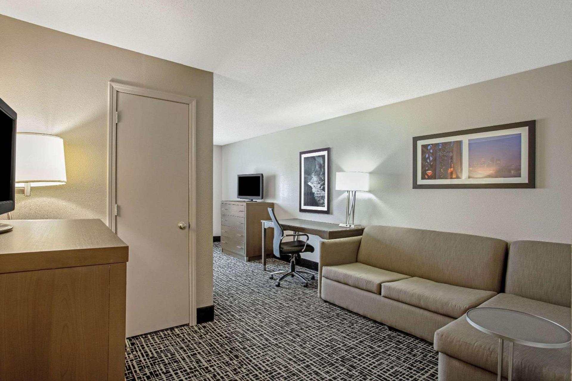 La Quinta by Wyndham Hopkinsville photo 72