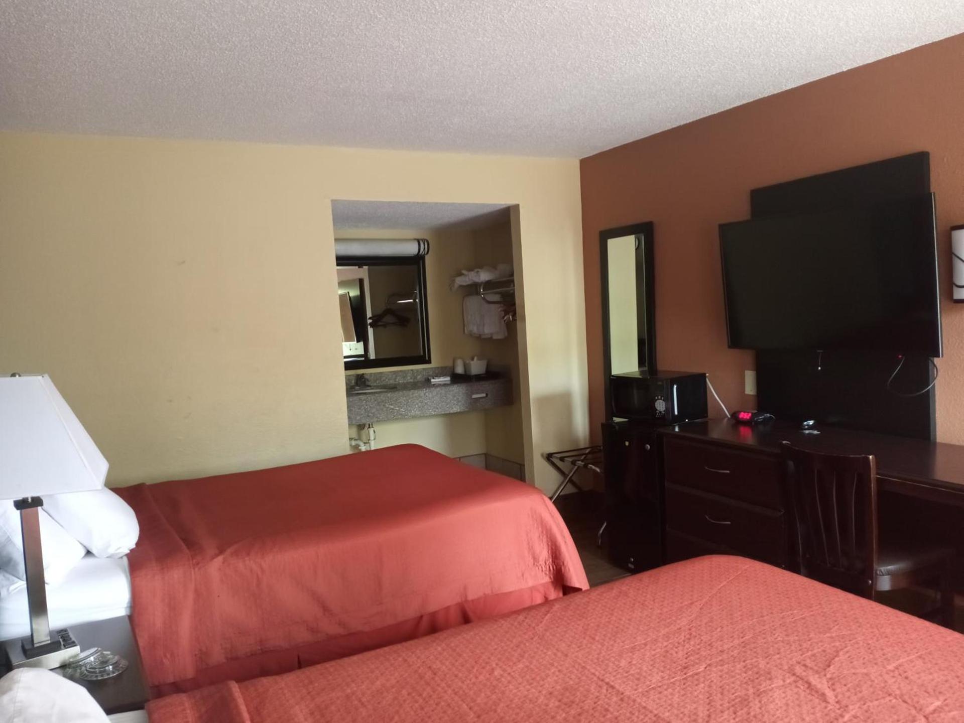 Super 8 by Wyndham Tulsa - Route 66 photo 13