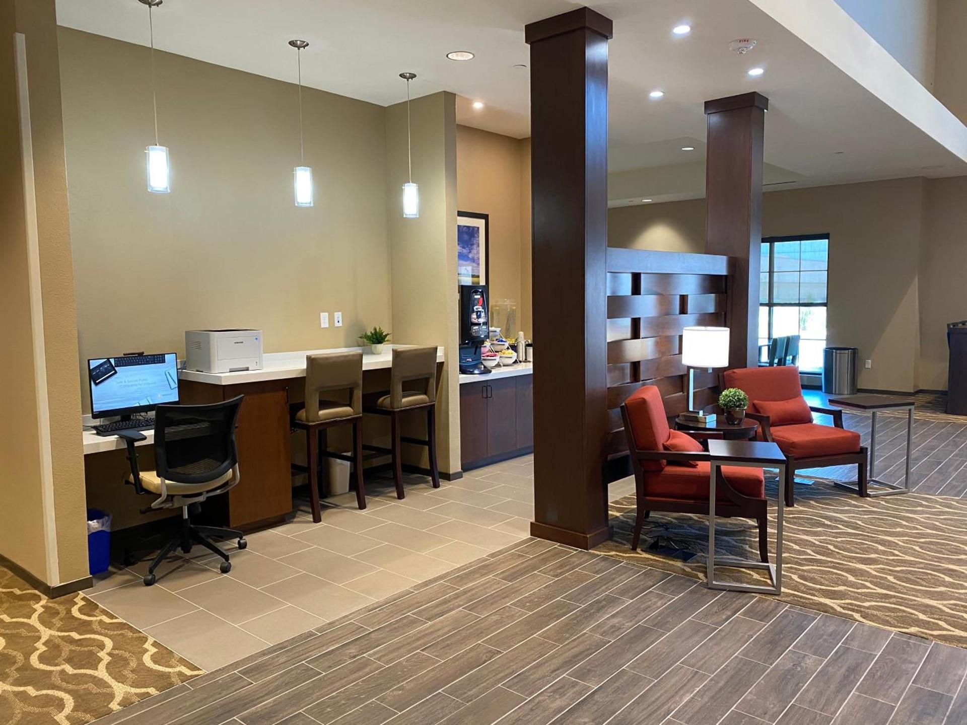 Comfort Suites Midland West photo 7