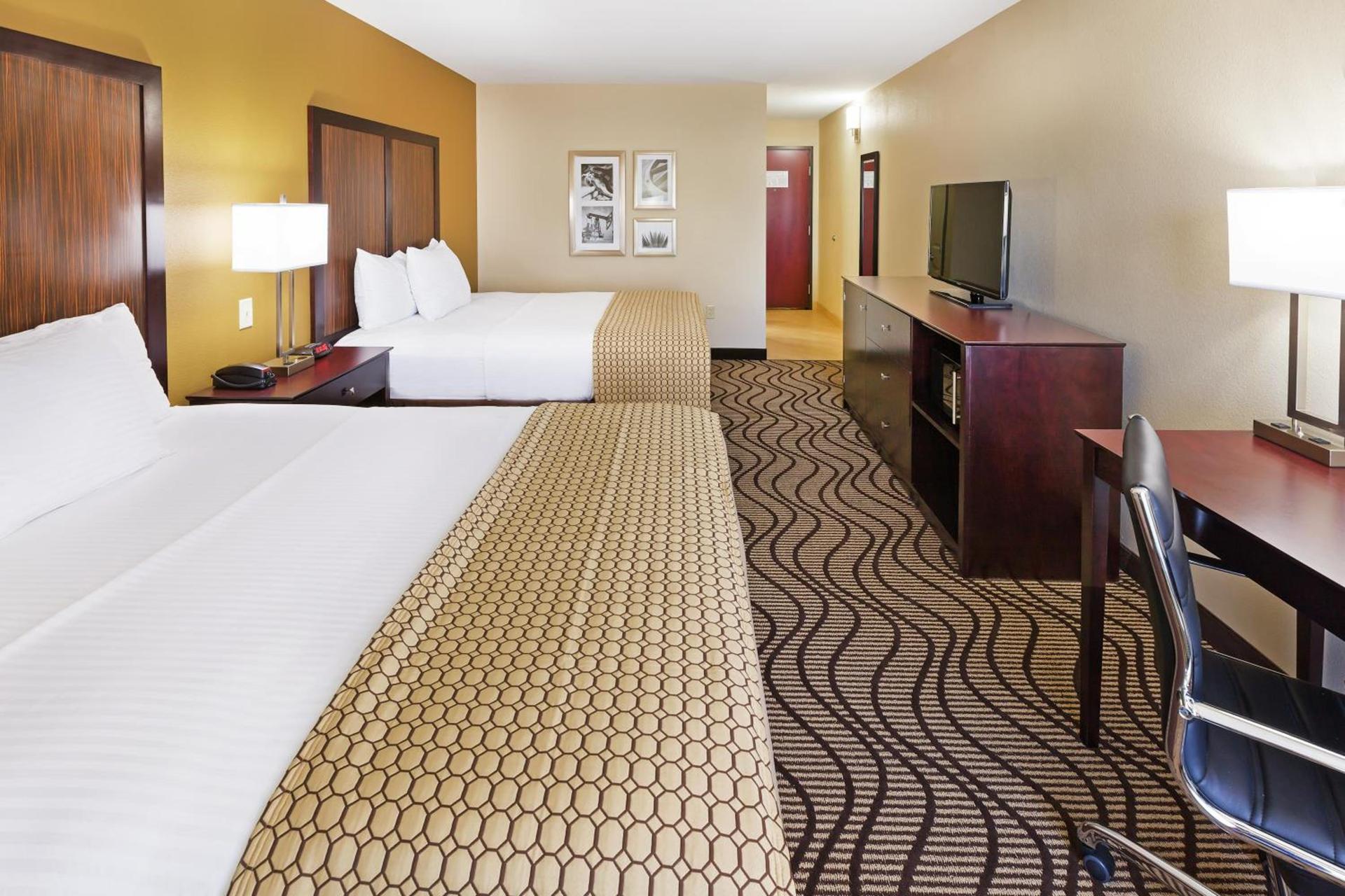 La Quinta by Wyndham Floresville photo 2