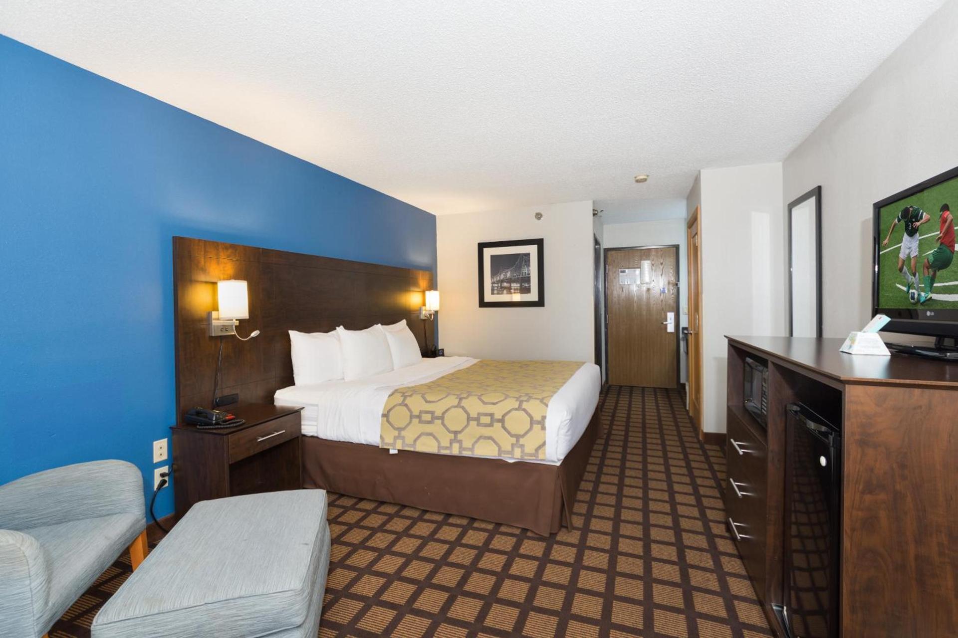 Baymont by Wyndham Morton photo 30