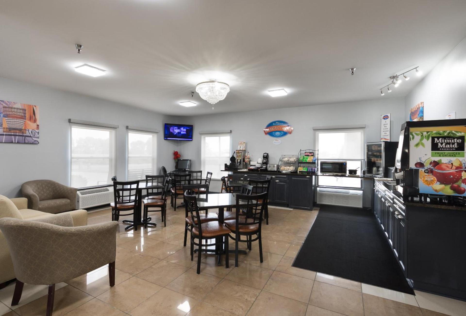 Baymont by Wyndham Morton photo 25