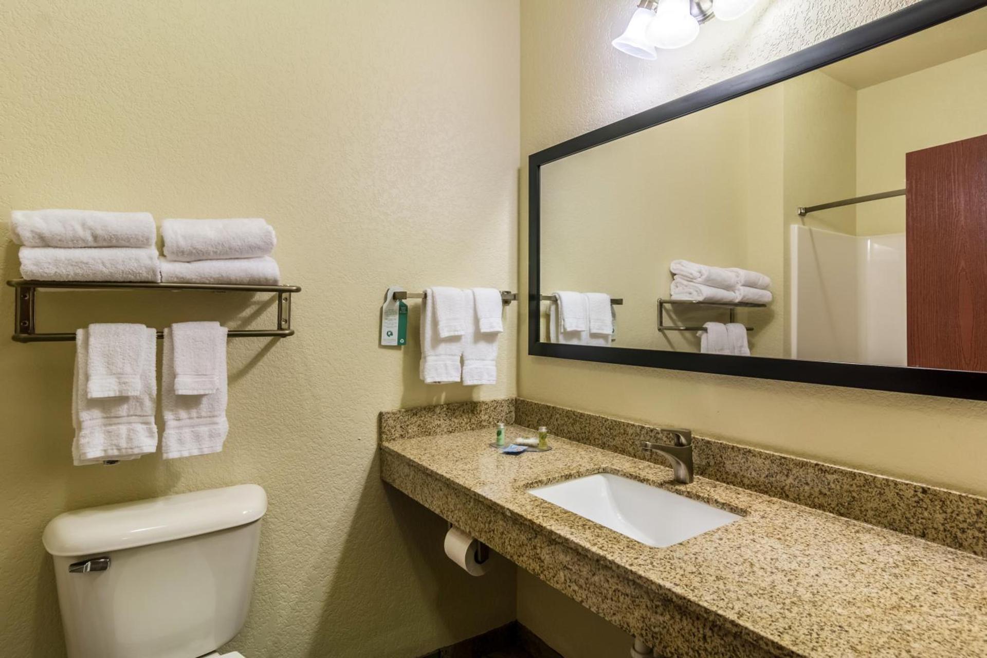 Cobblestone Hotel & Suites - Erie photo 25
