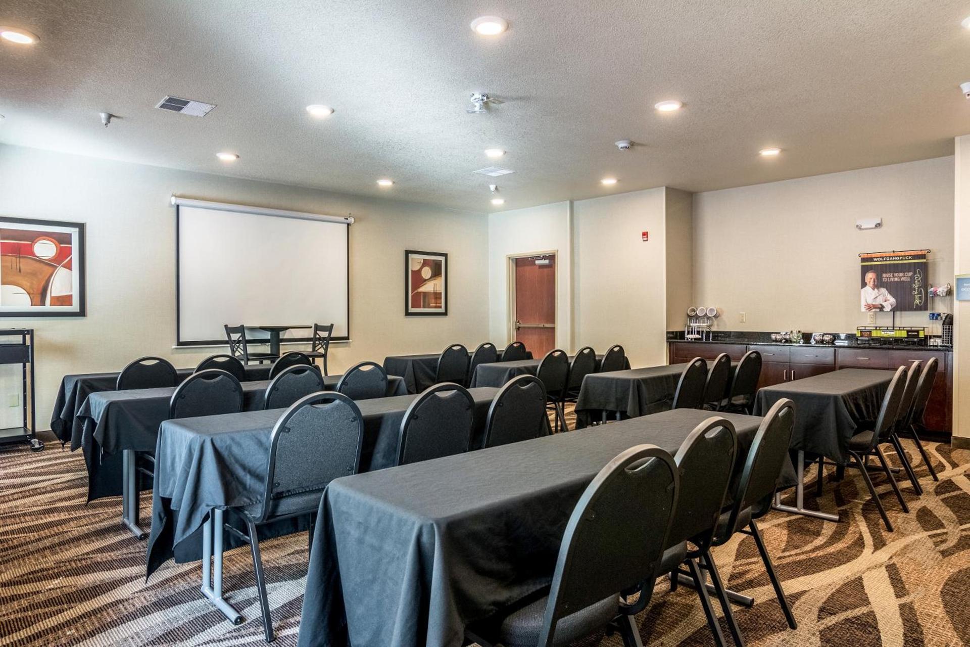 Cobblestone Hotel & Suites - Erie photo 19