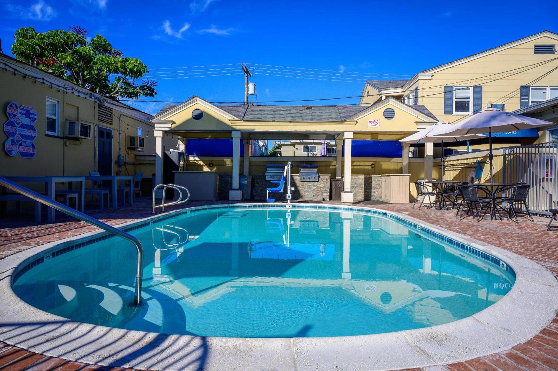 Coronado Inn photo 17