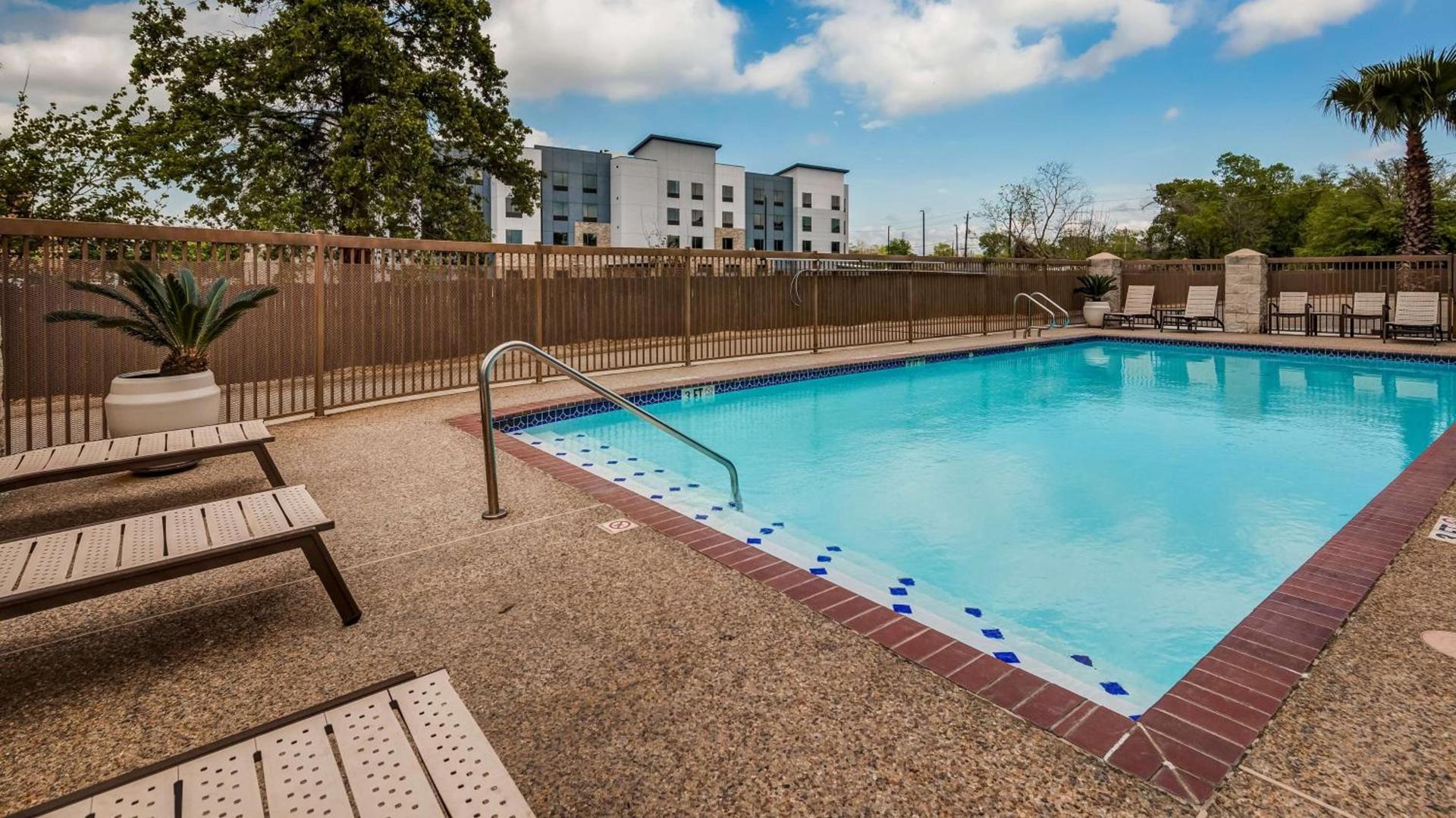 Best Western Plus Heritage Inn & Suites Houston,Pasadena,Deer Park,Channelview photo 3